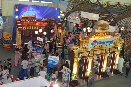 Hội chợ VITM sôi động ngay ngày đầu khai mạc - 3 Gian hàng Vietravel thu hút đông đảo du khách tới tham quan
