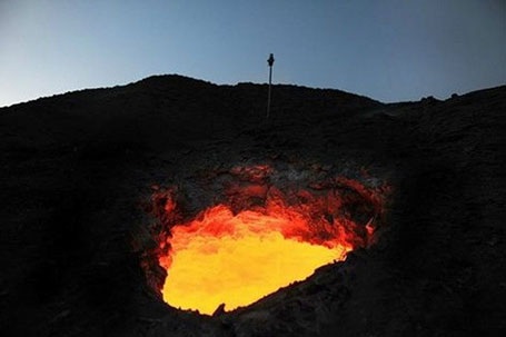 Cận cảnh miệng núi lửa mới được phát hiện ở Trung Quốc