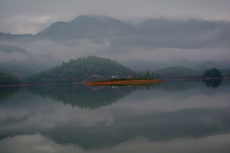 Hành trình khám phá “ốc đảo vải” độc đáo ở Việt Nam