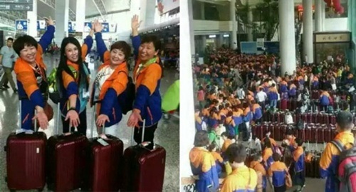 Đội ngũ nhân viên đông đảo của Infinitus đứng chật cứng sân bay