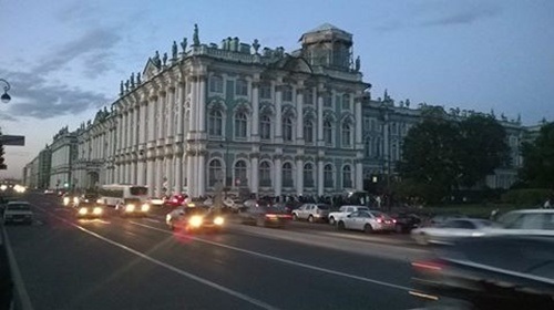 Không ngủ cùng lễ hội “Đêm trắng” nơi Bắc bán cầu - 2 Suốt thời gian mùa lễ hội đêm trắng, thành phố gần như không ngủ