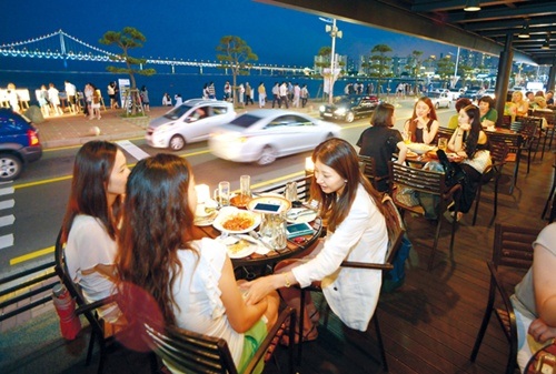 Những điểm đến thú vị ở "thiên đường du lịch biển" xứ Hàn (P2) - 4 Các quán café gần bãi biển