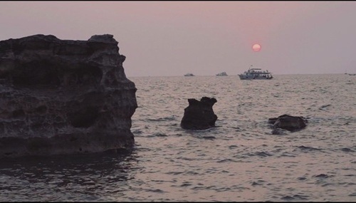 Thả đèn hoa đăng trên sông Hoài