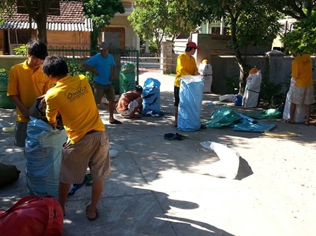 150 porter theo hãng truyền hình ABC vào hang Sơn Đoòng để làm gì? - 1 Porter chuẩn bị hành trình vào Sơn Đoòng
