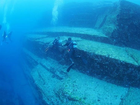 Kim Tự Tháp dưới lòng biển tại đảo Yonaguni-Jima, Nhật Bản. (Nguồn: flickr / lookworld)