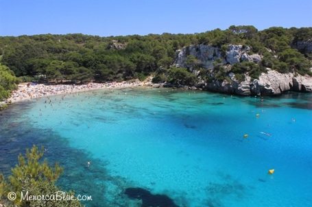 Những bãi biển có khả năng "gây mê" đối với du khách - 1 Bãi biển Macarella tại Menorca, Tây Ban Nha. (Nguồn: Menorca Blue)