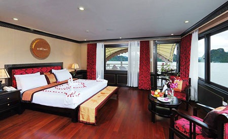 Cơ hội hiếm có vi vu đến kỳ quan hấp dẫn nhất Việt Nam trong Hè này - 5 Trong khi đó,