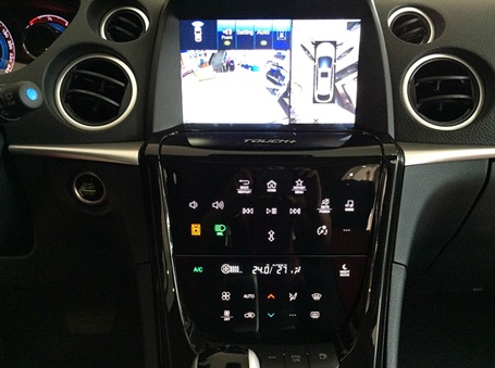 Có gì mới trên Luxgen U7 Turbo 2015? - 6 Phía sau, sự mới lạ đến từ cụm đèn hậu được hình thành từ 75 bóng đèn LED