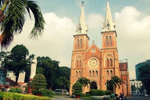 TP HCM nằm trong top 10 đô thị phát triển du lịch nhanh nhất thế giới - 2 Thành phố với những công trình kiến trúc cổ