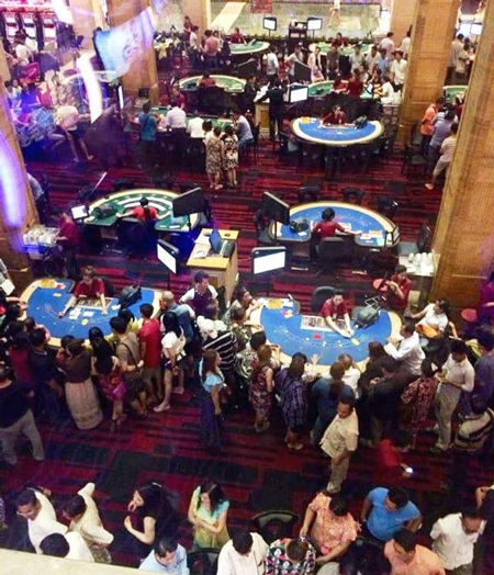 “Địa ngục đỏ đen ” ở Phnom Penh - 3 Toàn cảnh khu vực casino tầng trệt