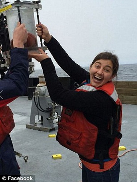 Con bạch tuộc này có đường kính khoảng 18cm.