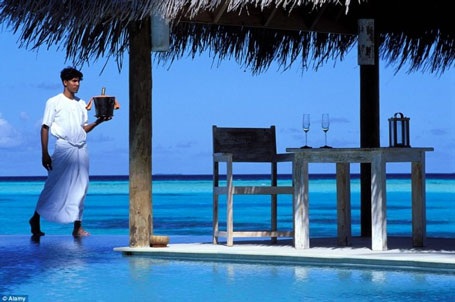 Mỗi biệt thự đi kèm dịch vụ quản gia riêng để bạn có thể cảm thấy thoải mái nhất