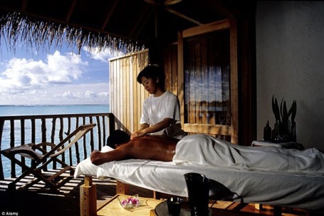 Những du khách được tận hưởng khoảng thời gian thư giãn tuyệt vời