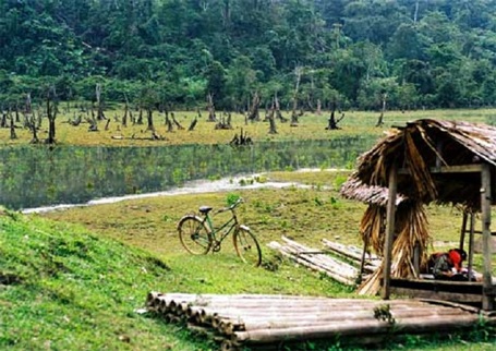 Ngắm Hồ Noong - tiên cảnh xứ Hà Giang khiến du khách mê mẩn
