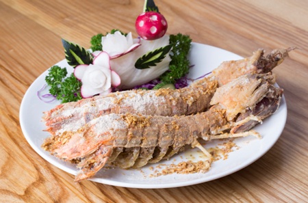 “Du lịch vòng quanh” Việt Nam chỉ trong 2 giờ - 6 “Yến sào Hòn Nội, Vịt lội Ninh hòa, Tôm hùm Bình Ba”