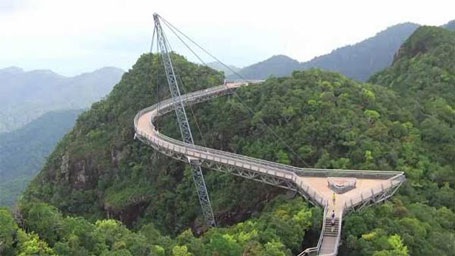 Cận cảnh những cây cầu siêu thực trên thế giới - 2 Cận cảnh những cây cầu siêu thực trên thế giới