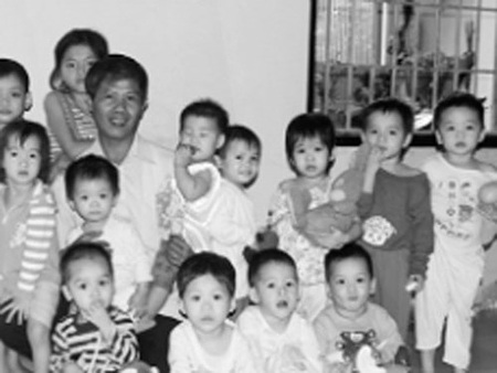Tấm lòng Bồ tát và 11 ngàn “tấm bia sám hối…” - 1 Tấm lòng Bồ tát và 11 ngàn “tấm bia sám hối…”