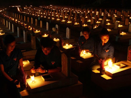 Xin đừng để linh hồn khắc khoải mong về quê mẹ - 1 Xin đừng đẻ linh hồn khắc khoải mong về quê mẹ