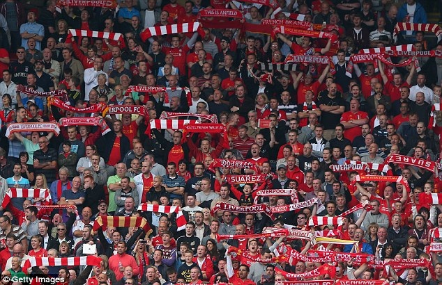Cổ động viên MU “to mồm” nhất Premier League - 2 CĐV
của Liverpool cũng không kém cạnh khi xếp ở vị trí thứ ba