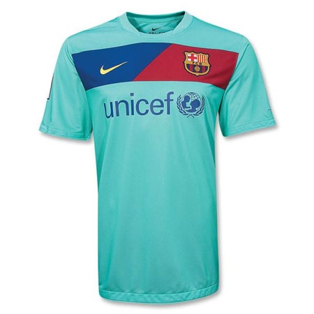 Thiết kế áo đấu mới của Barca: Sọc ngang khác lạ - 4 Thiết kế áo
đấu sân khách của Barca ở mùa giải 2015-16