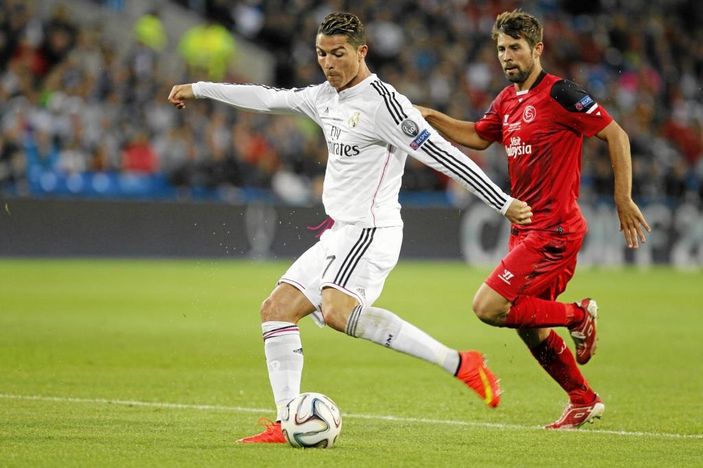 Nhìn lại năm 2014 đầy thăng hoa của Real Madrid - 14 Không chỉ
bàn thắng, màn ăn mừng của Bale trên sân Mestalla cũng đầy ấn tượng.