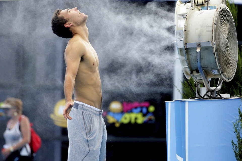 Nhìn lại những khoảnh khắc ấn tượng của thể thao thế giới 2014 - 10 Bàn tay của
Rafa Nadal trong trận đấu với Grigor Dimitrov tại Australia mở rộng.