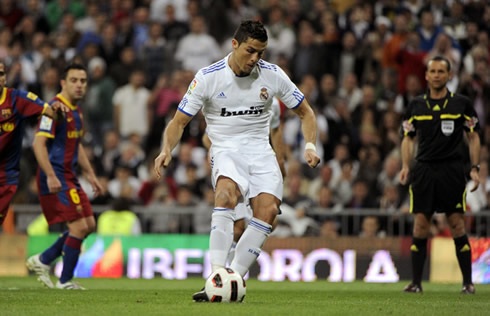 Không có penalty, C.Ronaldo ở đâu so với Messi? - 2 C.Ronaldo
được hưởng lợi nhiều hơn từ phạt đền