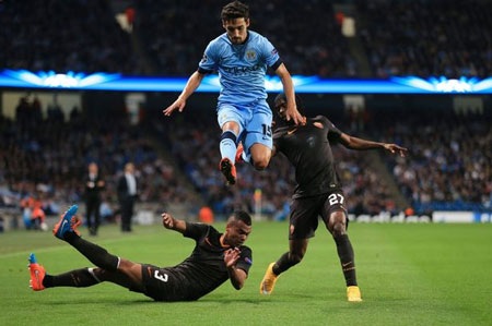 Trận đấu giữa
AS Roma và Man City có thể ví như trận chung kết của bảng E