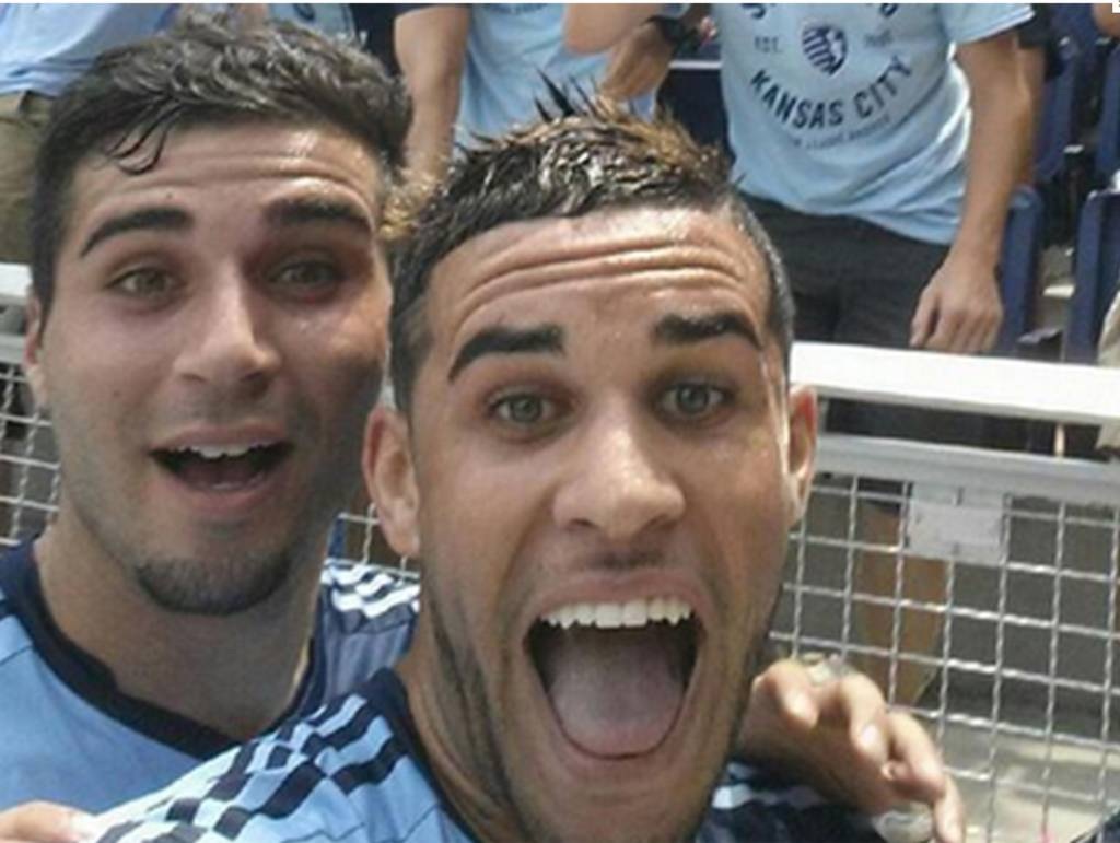 Những bức ảnh “tự sướng” nổi bật nhất làng thể thao năm 2014 - 12 Neymar là một
trong số những cầu thủ rất thường xuyên chia sẻ ảnh tự sướng.