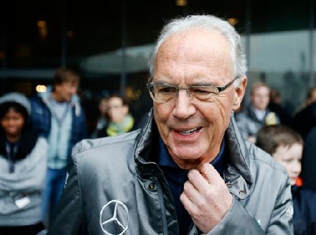 Bản tin thể thao ngày 9/12 - 2 Beckenbauer đưa ra ý tưởng sử dụng máy bay có gắn camera thay cho các trọng tài