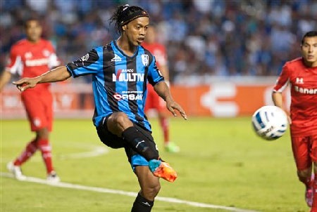 Bản tin thể thao ngày 26/12 - 1 Ronaldinho bị cho là rất vô kỷ luật