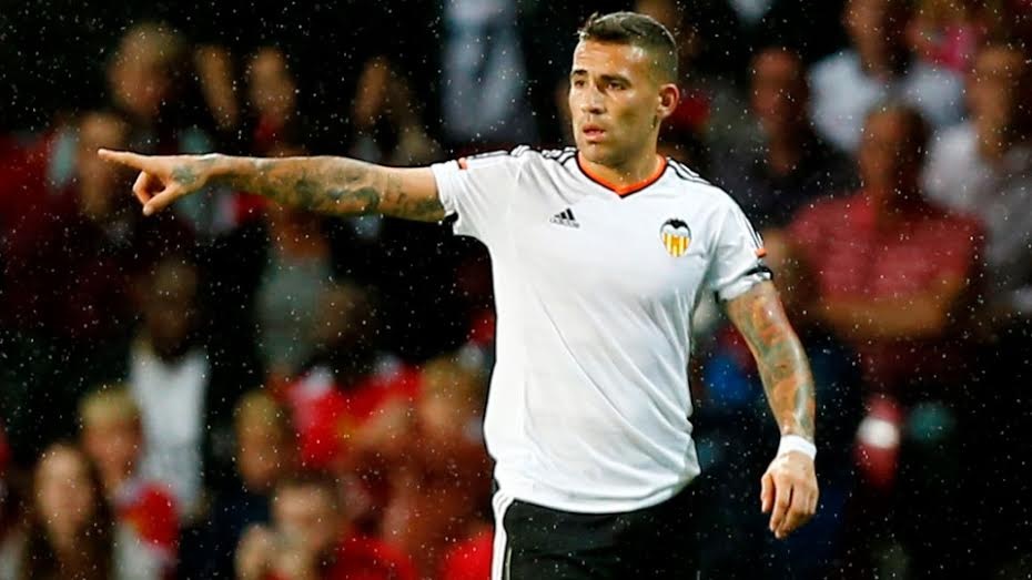 Man United và Arsenal khó lòng tiếp cận Otamendi