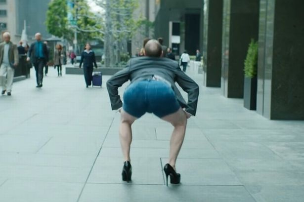 Hành
động khó hiểu