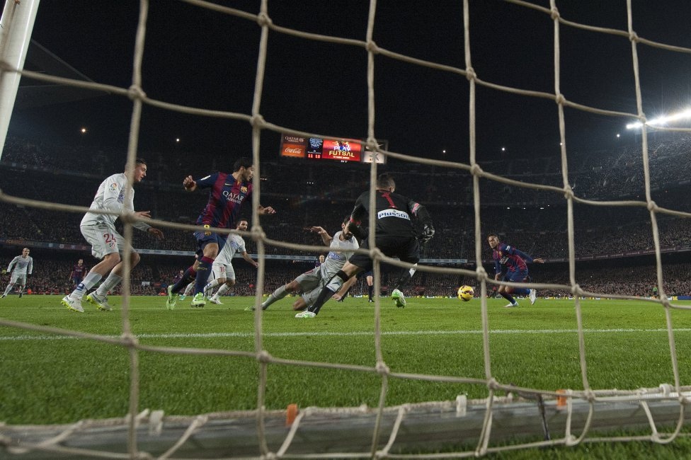 Một pha dứt
điểm cận thành khá đơn giản của tiền đạo người Brazil.