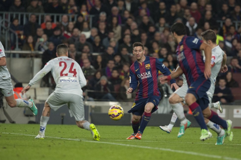 Messi tiếp
tục đặt dấu ấn trong bàn thắng thứ hai của Barca.