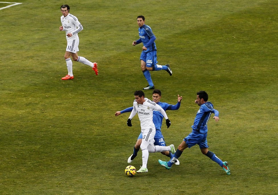 Những khoảnh khắc song tấu Bale-Ronaldo bùng nổ tại Coliseum - 5 Khác với
thông lệ, các cầu thủ áo trắng khởi đầu trận đấu khá chậm chạp.