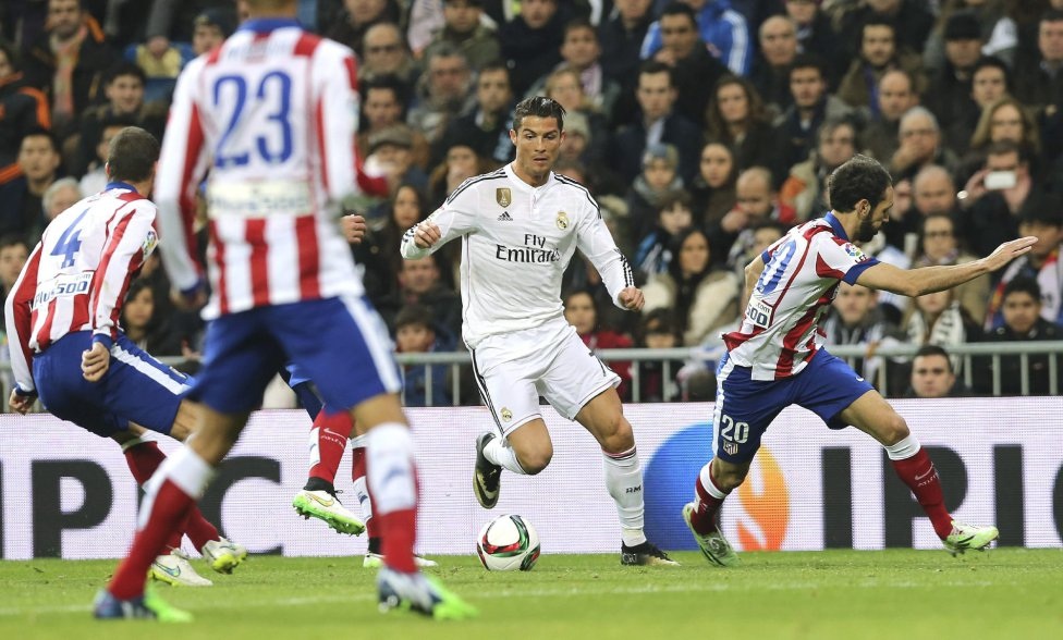 Nhìn lại 90 phút thánh địa Bernabeu câm lặng vì Torres - 8 Bàn thắng đầu tiên của