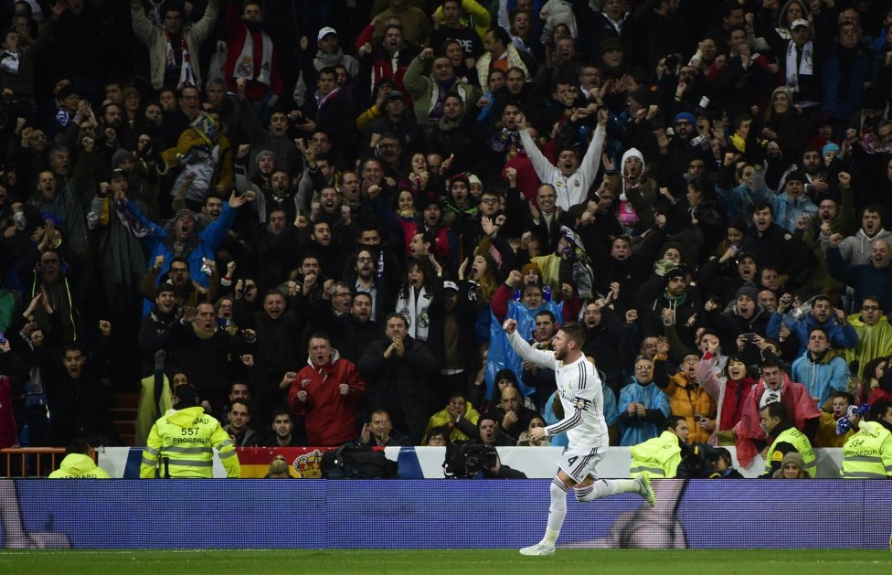 Nhìn lại 90 phút thánh địa Bernabeu câm lặng vì Torres - 11 Hi vọng được
nhen nhóm trở lại cho “đội bóng Hoàng gia Tây Ban Nha”.