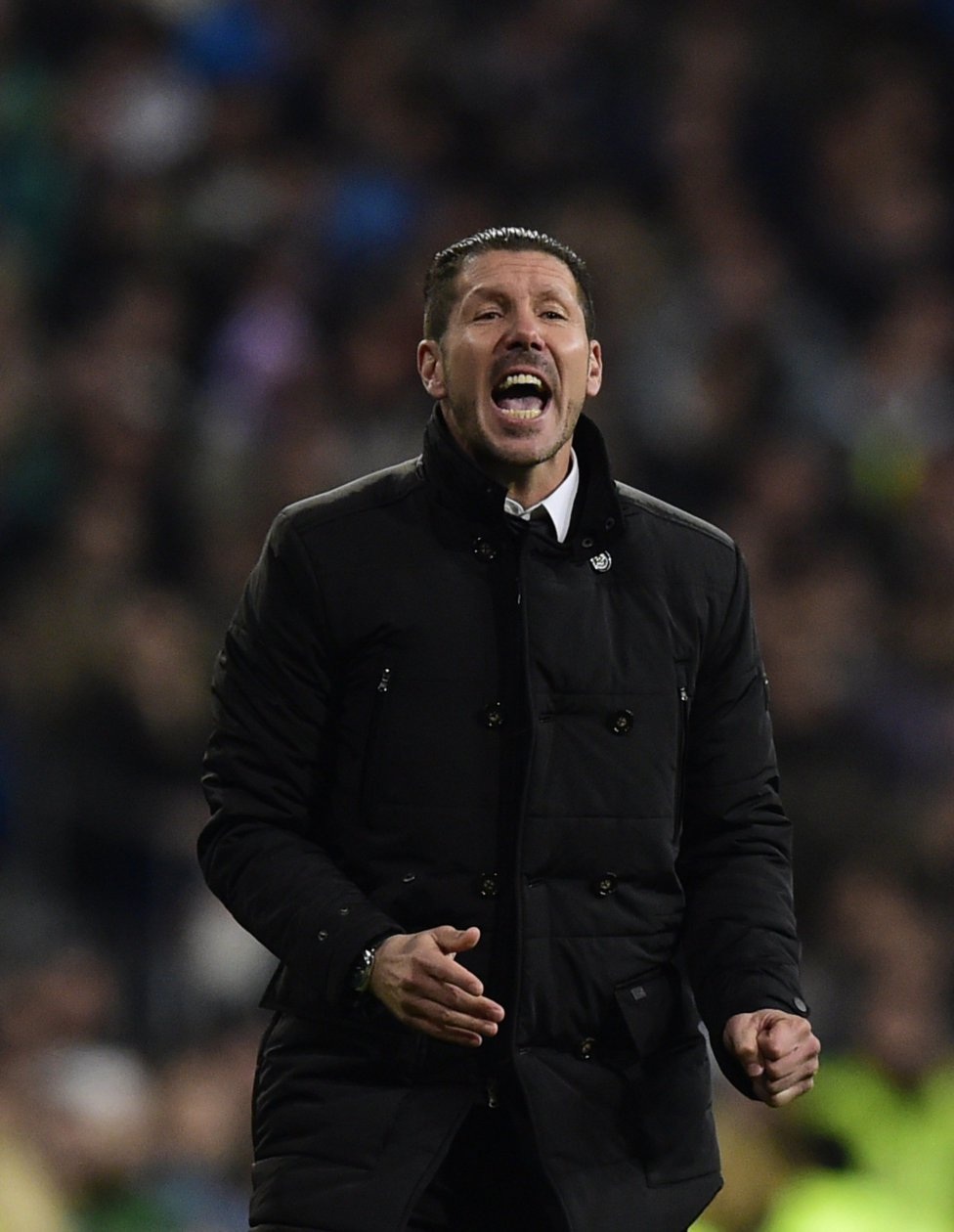 Nhìn lại 90 phút thánh địa Bernabeu câm lặng vì Torres - 12 Simeone tiếp
tục gây ấn tượng trong vai trò “người truyền lửa”.