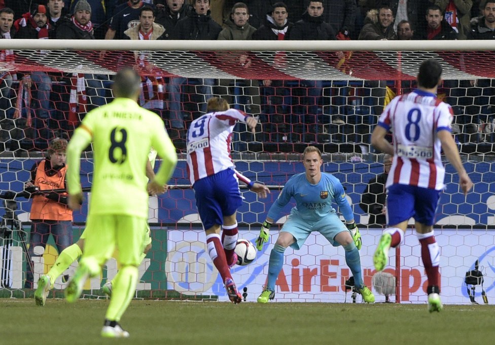 Nhìn lại màn rượt đuổi tỉ số ngoạn mục giữa Atletico và Barca - 4 Pha xử lý
nhanh, gọn và chính xác thường thấy ở