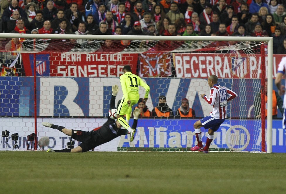Nhìn lại màn rượt đuổi tỉ số ngoạn mục giữa Atletico và Barca - 16 ...Neymar ập
vào dễ dàng vượt qua thủ thành đối phương rồi đưa bóng vào lưới trống.