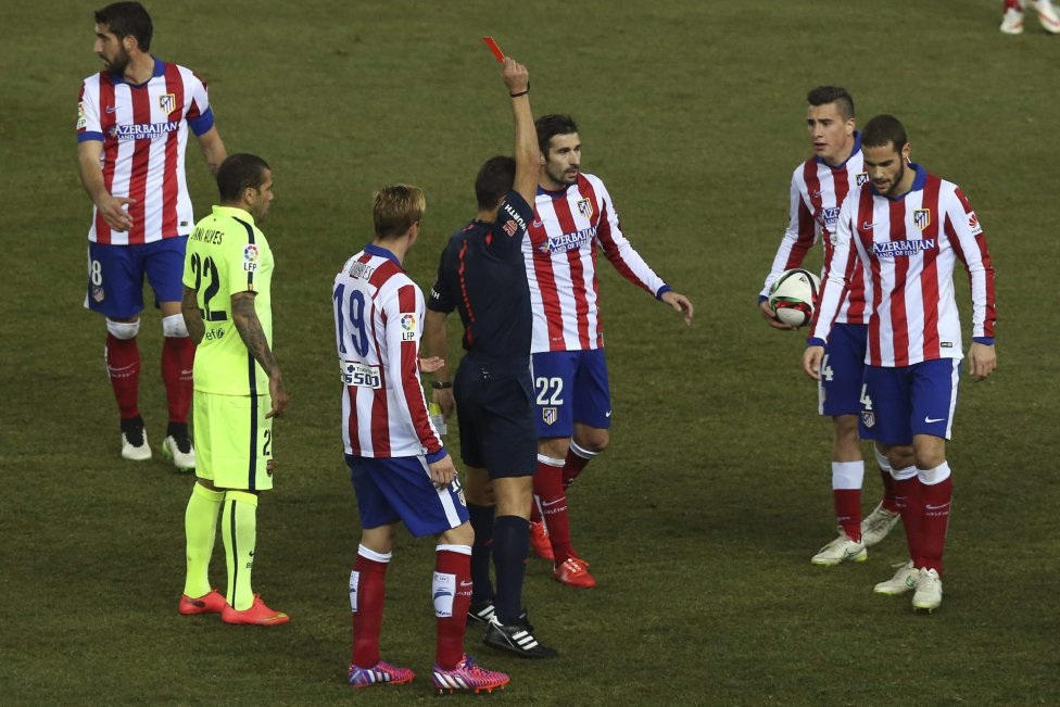 Nhìn lại màn rượt đuổi tỉ số ngoạn mục giữa Atletico và Barca - 19 Những phút
cuối trận diễn ra đầy bạo lực.