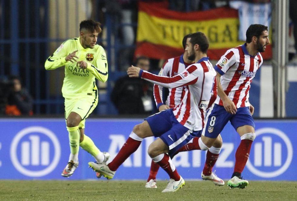 Nhìn lại màn rượt đuổi tỉ số ngoạn mục giữa Atletico và Barca - 22 Rất nhiều
hình ảnh không đẹp xảy ra trên sân Calderon
