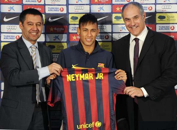 Chủ tịch Barcelona hầu tòa vì rắc rối trong vụ mua Neymar - 1 Ông
Bartomeu (trái) cũng bị nghi tham gia gian lận thuế qua thương vụ Neymar