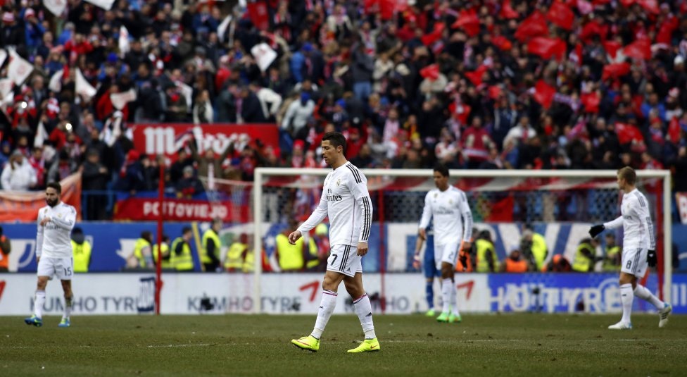 Nhìn lại 90 phút Atletico “tàn sát” Real Madrid ở Vicente Calderon - 24 Nỗi buồn của C.Ronaldo và đồng đội.