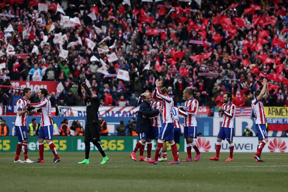 Nhìn lại 90 phút Atletico “tàn sát” Real Madrid ở Vicente Calderon - 25 Niềm vui của các cầu thủ đội chủ nhà