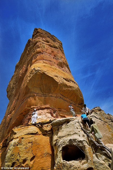Kỳ vĩ nhà thờ Chúa tạc từ núi đá - 5 Đường
tìm đến cõi thiêng đầy mạo hiểm
