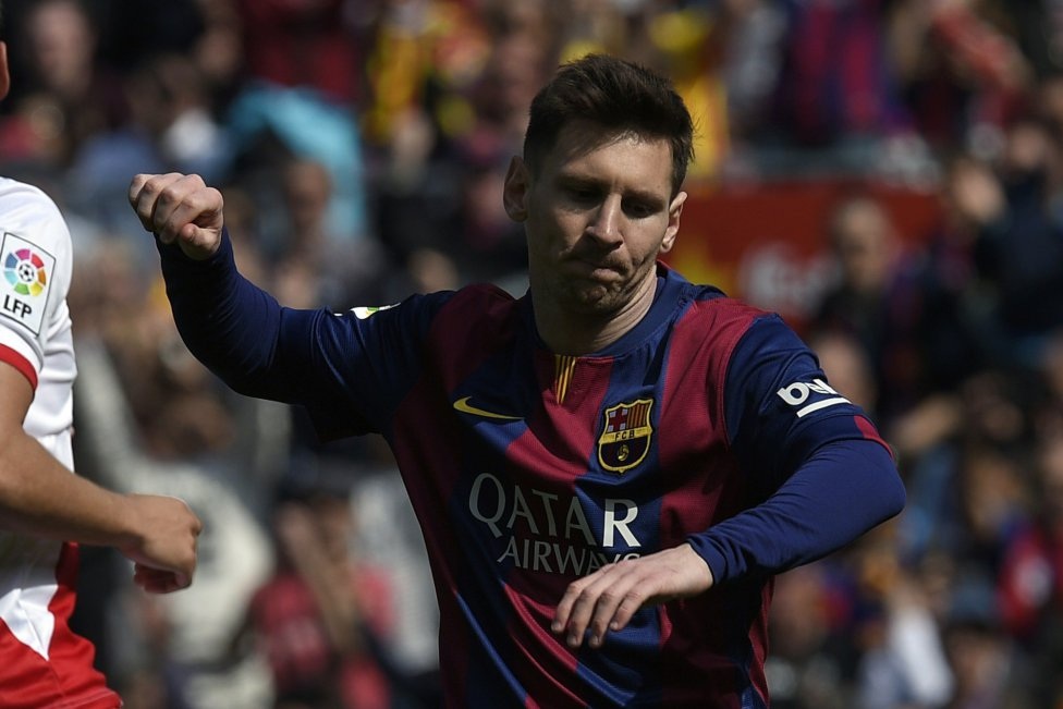 Nhìn lại 90 phút thăng hoa của bộ đôi Messi-Suarez - 12 Dù bị thủng lưới sớm, Rayo Vallecano vẫn gây
ra không ít khó khăn cho đội chủ nhà trong hiệp 1.