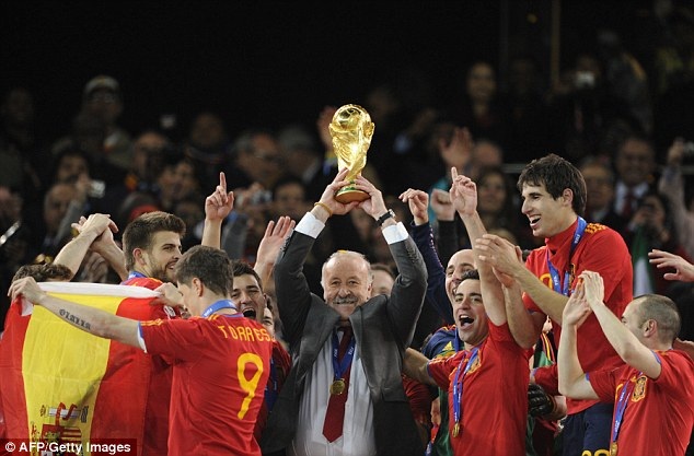 Mourinho kém xa Guardiola về khoản "săn danh hiệu" - 7 Del Bosque sở hữu trong tay mọi danh hiệu lớn, từ cấp CLB đến đội tuyển
