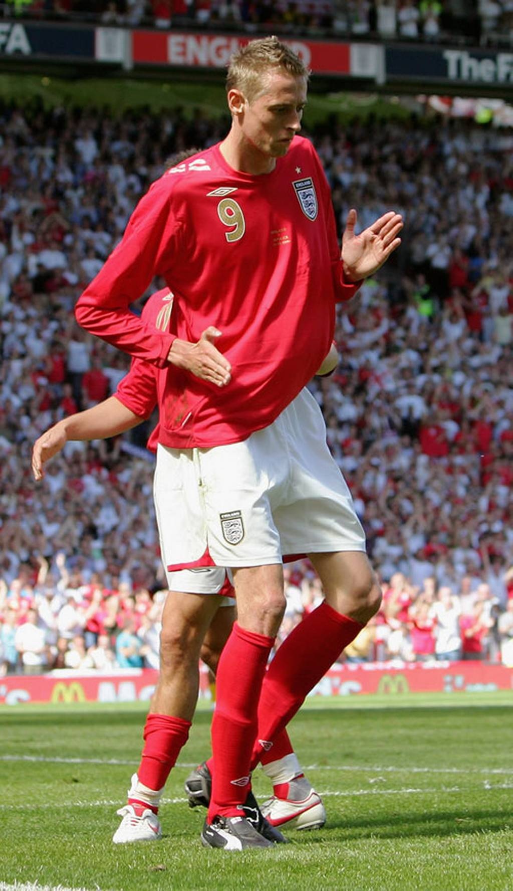 Màn ăn mừng độc đáo của Rooney trong trận thắng Tottenham